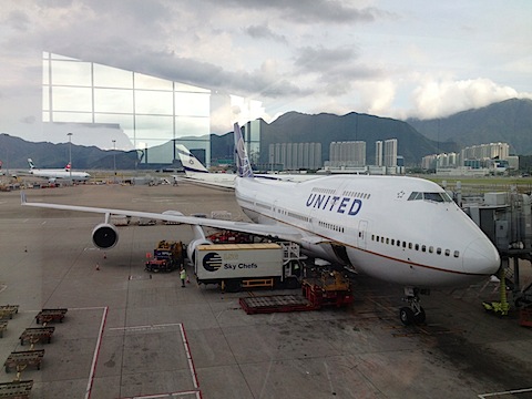 United 747 at HKG.jpg