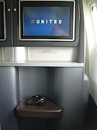 United 767 IFE.JPG