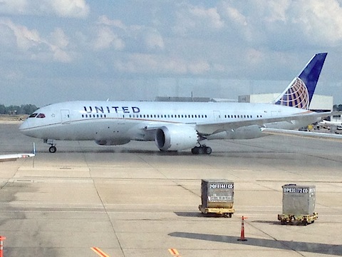 United 787 Dreamliner.jpg